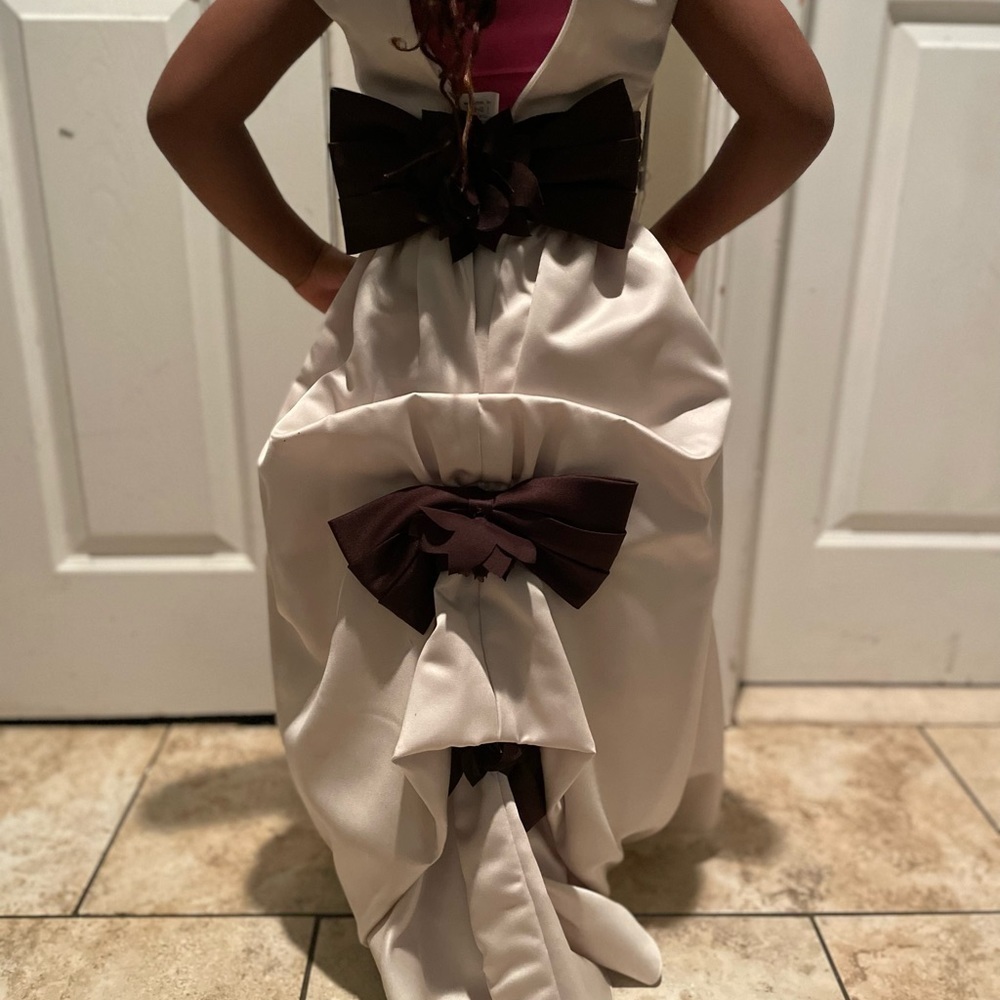 Little Girl Gown EUC - Picture 6 of 7